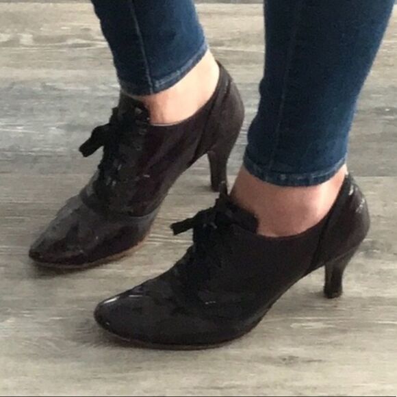 Reme Dura Cordovan Lace up Heeled Booties with Black Satin Trim. Size 37/US 7. - Picture 1 of 14
